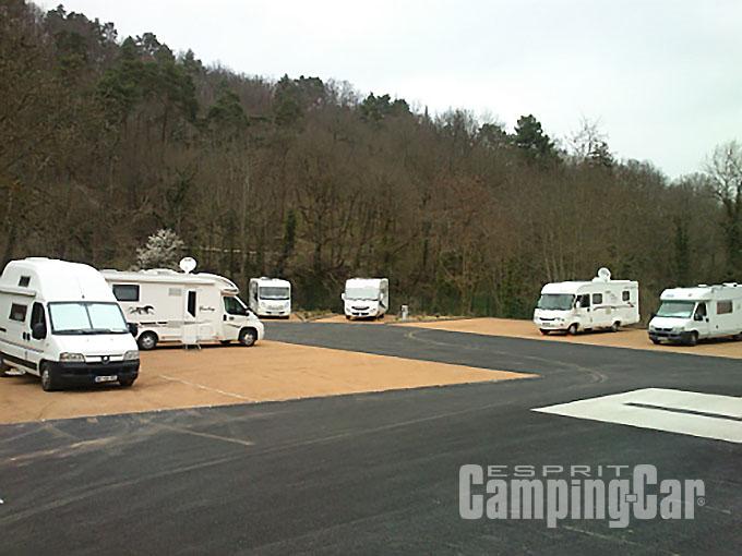 Aire camping-car  Chtel-Guyon (63140) - Photo 1